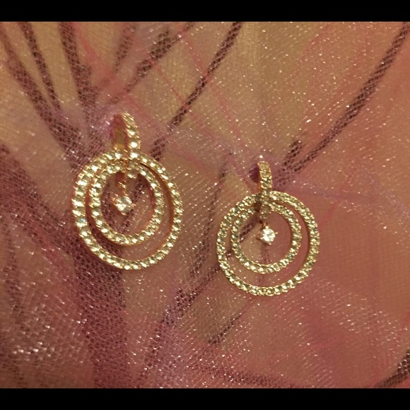 NWOT Sparkly earrings DILLARD’s - Picture 2 of 6